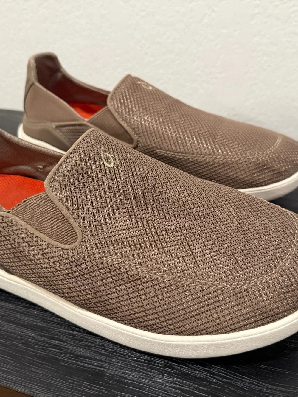 Olukai Nohea Pae Mens Size 10.5 Mustang Brown Comfort Slip On Loafers